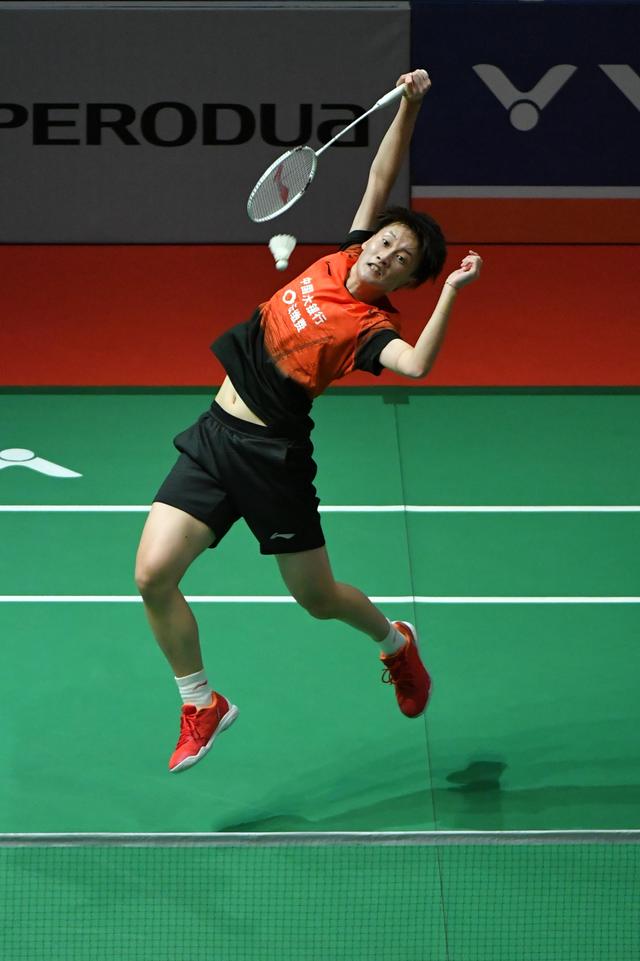 的冷静和自 的冷静和自