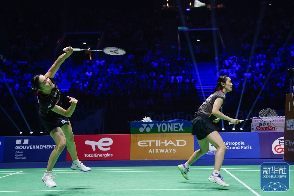 员用积极的 员用积极的