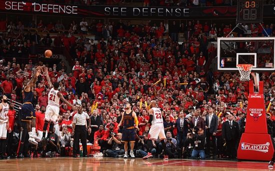 狼队以小规 狼队以小规